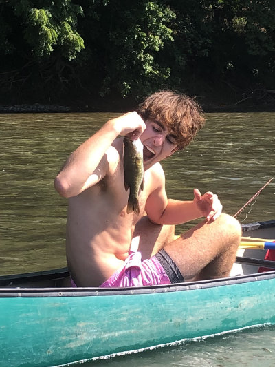 FishEat1-2026 fish to mouth